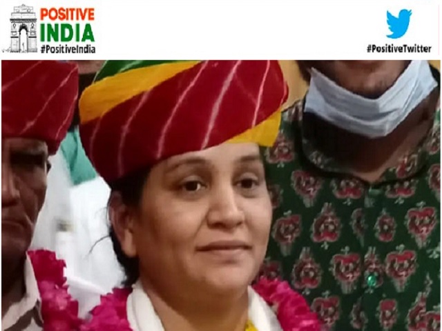 Positive India: कभी थी सफाईकर्मी फिर कड़ी मेहनत से बनी डिप्टी कलेक्टर - जानें आशा कंडारा की कहानी