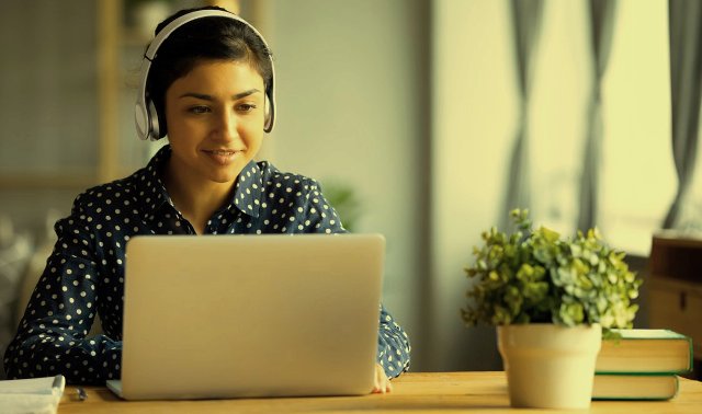 Benefits of Online Learning for Indian College Students