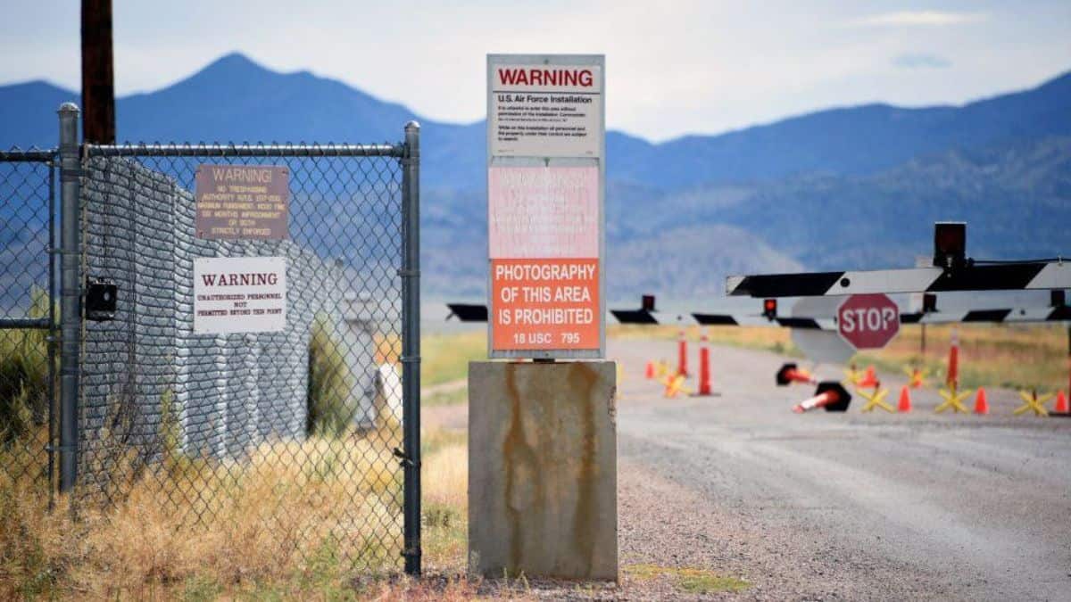 Mystery: जानें कहां है  Area 51 और यहां जाने पर क्यों लगी है पाबंदी