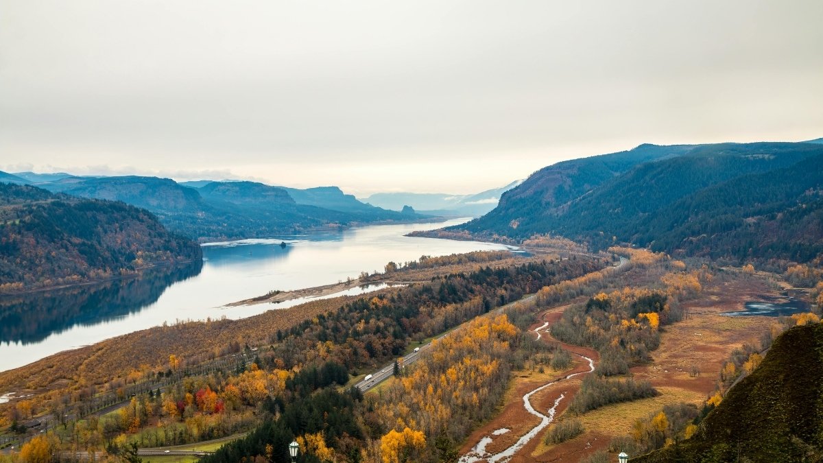 Columbia River Gorge Oregon - Best Place to see fall colors in USA