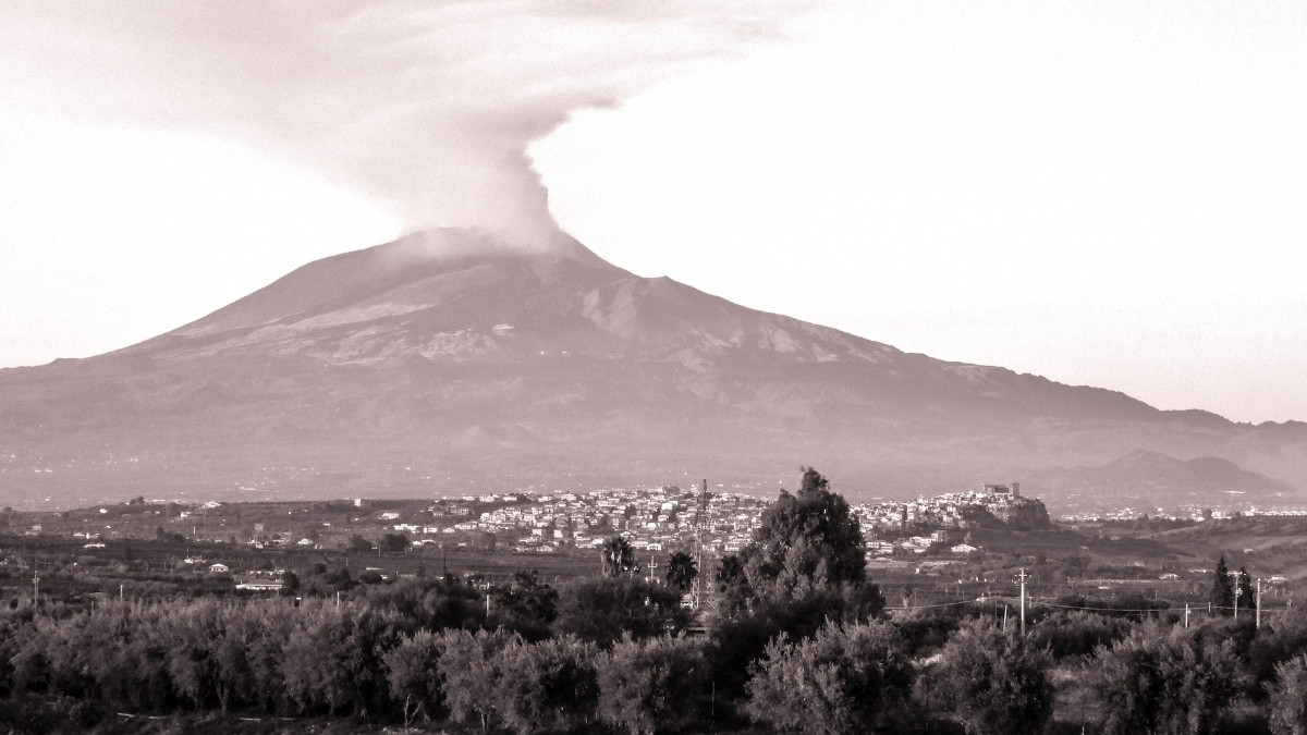 Mount Etna Italy active volcano in the world