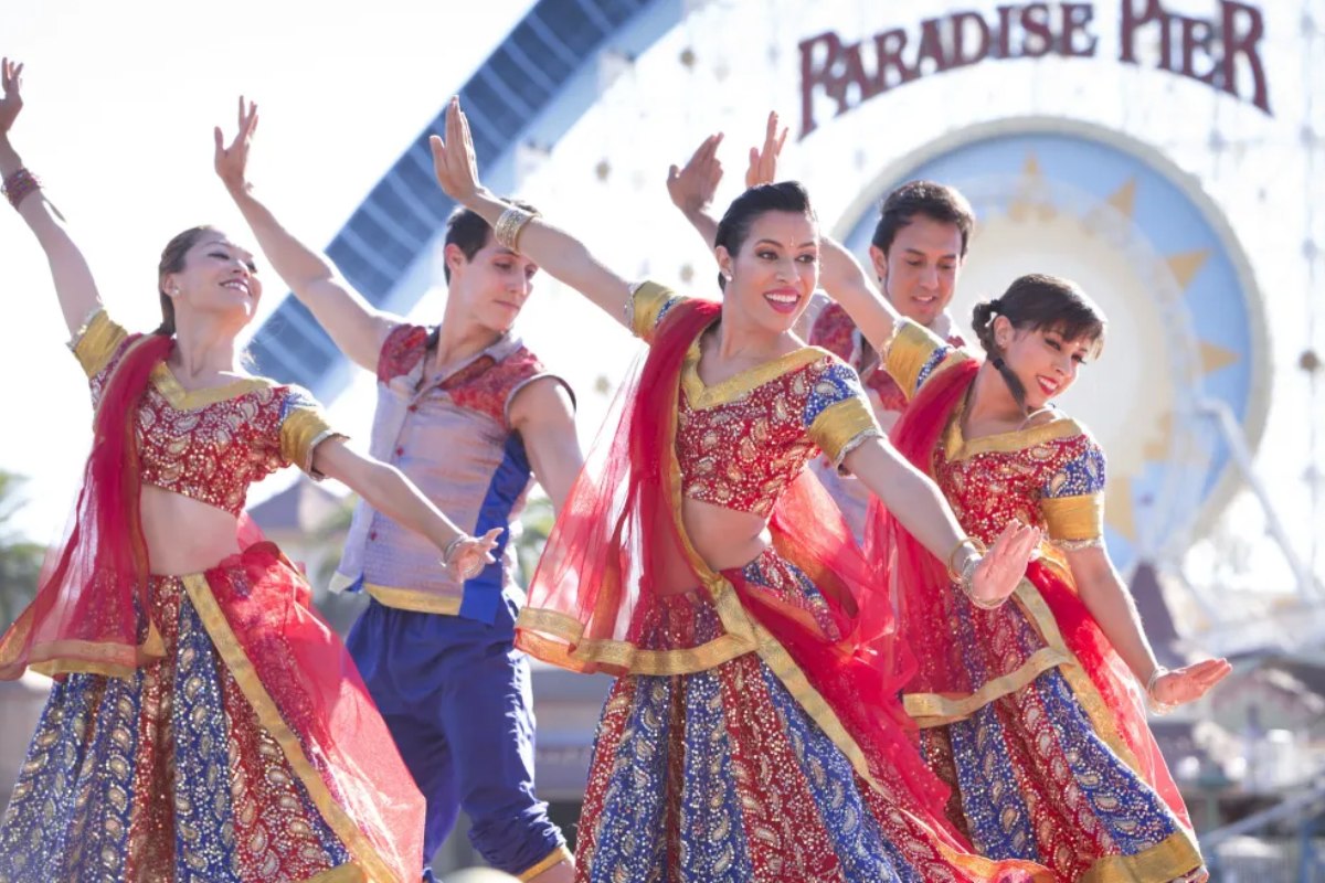 Indian Americans Celebrate Diwali in U.S. in Chicago, Times Square etc.