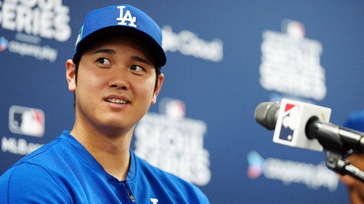 Shohei Ohtani Los Angeles Dodgers 2025 season pitching and batting performance