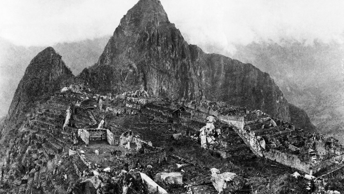 One of the first pictures of Machu Picchu, taken by Hiram Bingham III in 1912 Famous World Landmark
