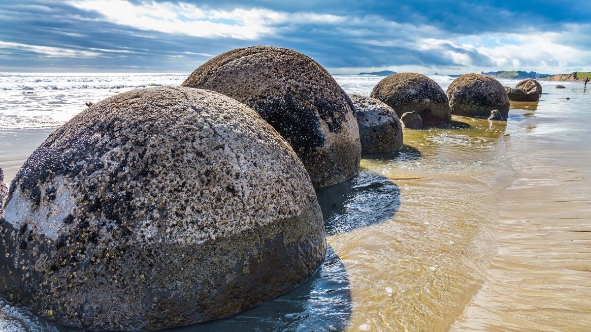 Moeraki Boulders Rock Formations