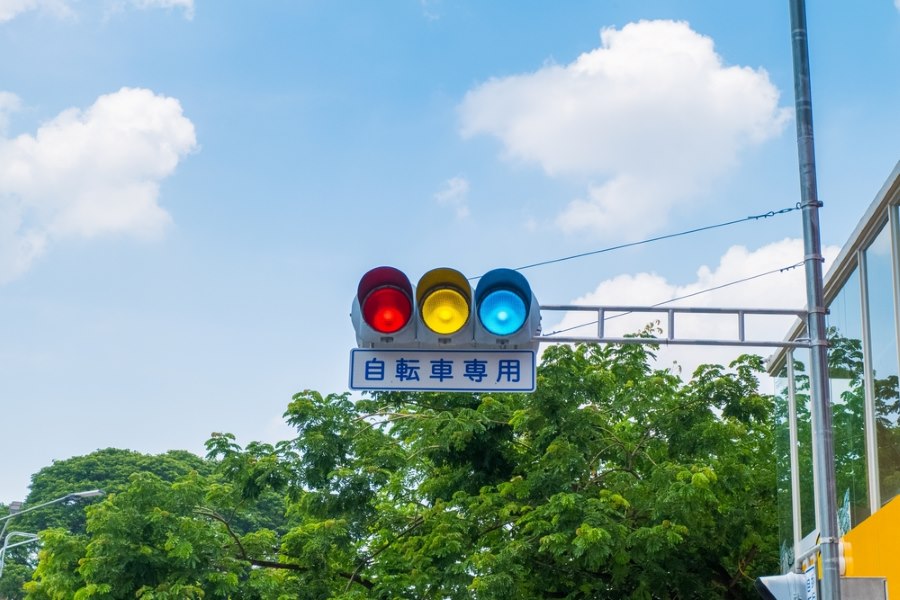 Japan Use Blue Traffic Lights Instead of Green