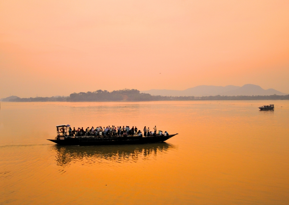 Which River Forms the Largest Delta in the World (2)