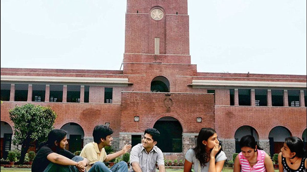 Arts Students can do these Courses without Admission in DU