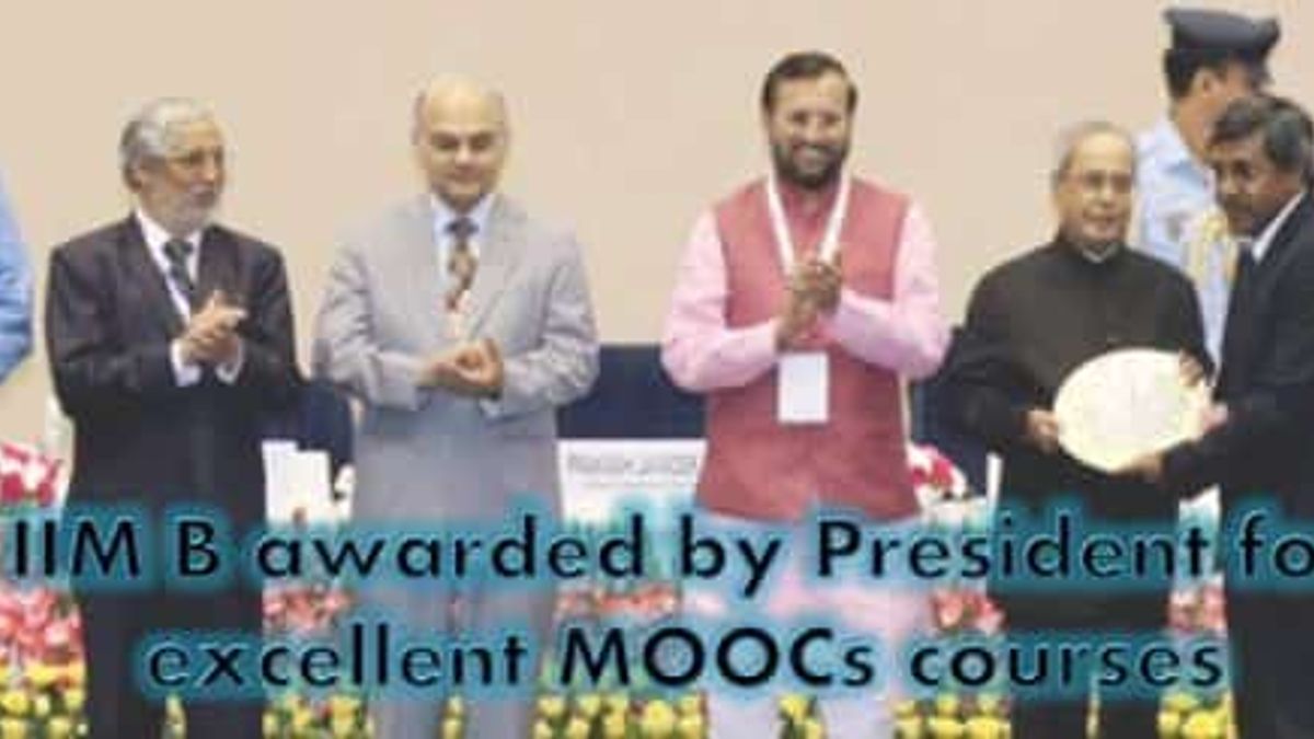 IIM B awarded by President for excellent MOOCs courses
