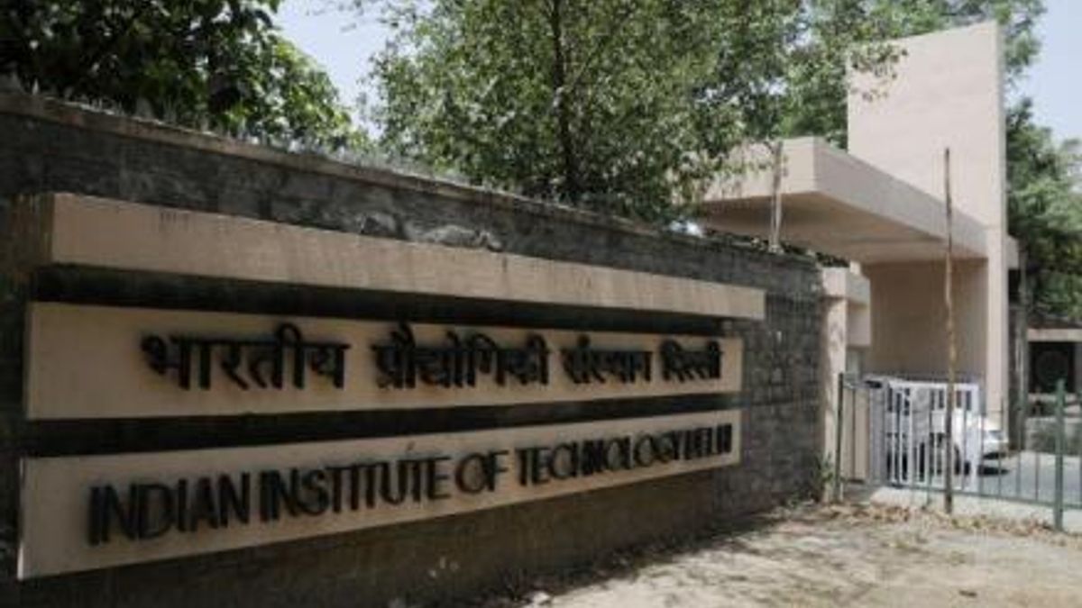 Opening and Closing rank of IIT Delhi