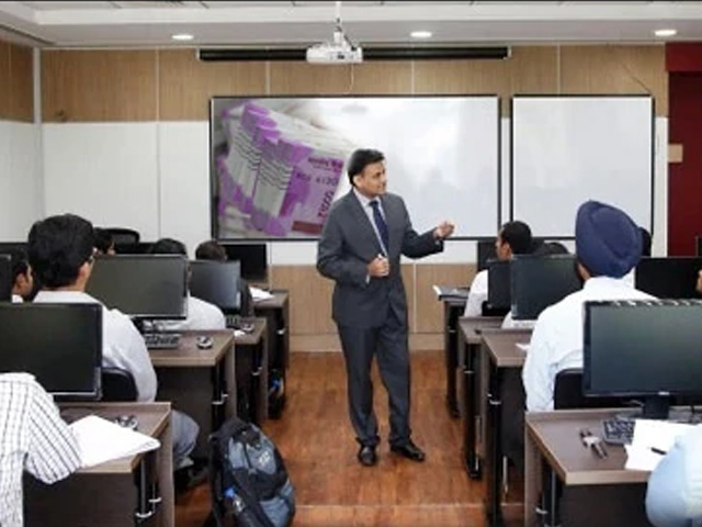 Investment Banking: Top Courses and Career Scope in India 