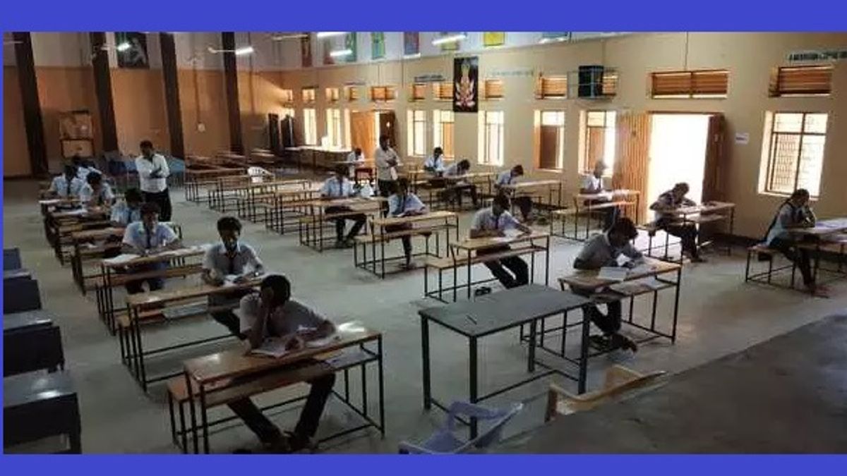 Reduce Syllabus by 30%, Exams Like JEE, NEET Should Be Conducted Based On Reduced Syllabus: Manish Sisodia Tells HRD Minister Ramesh Pokhriyal Nishank