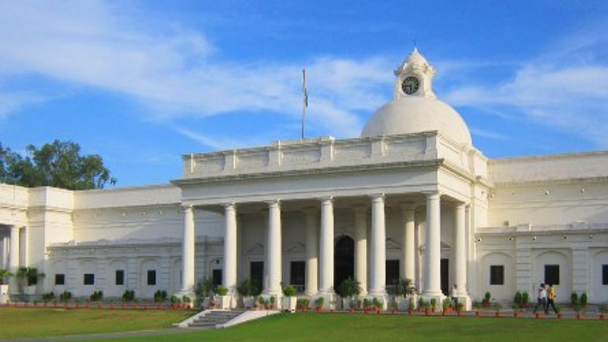 Opening and Closing rank of IIT Roorkee