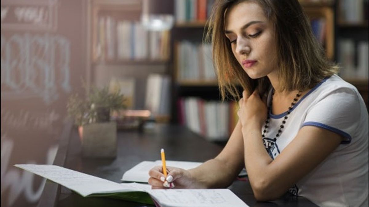 Bring good luck to your study room with these decorative things, check them now