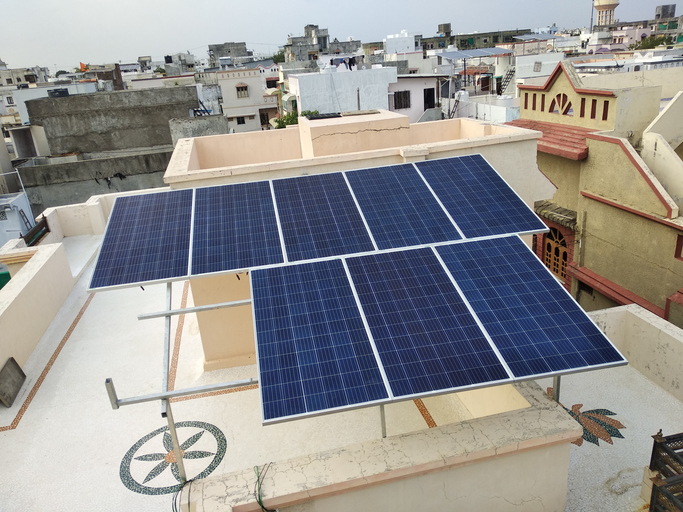 Solar Ascendance: Rooftop Energy Solutions