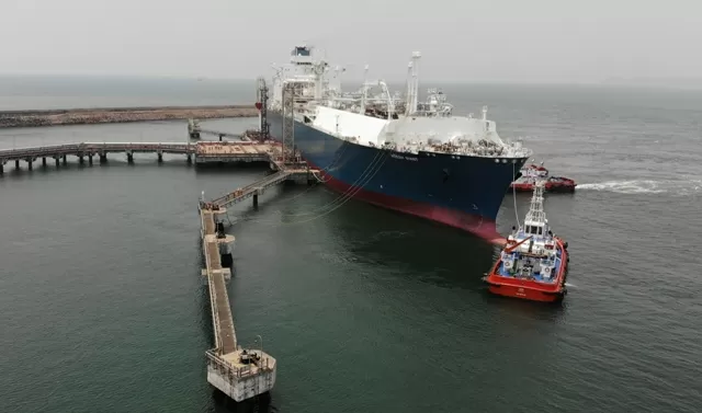  India's first floating LNG storage and regasification unit in Maharashtra