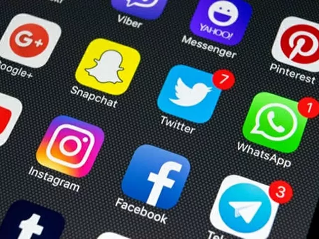 Pakistan temporarily blocks all social media platforms