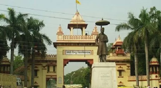 Major universities of India having an MBA through Hindi medium 