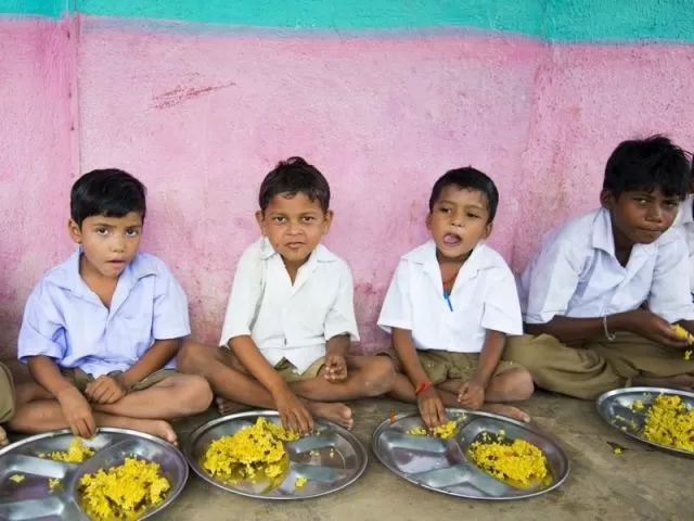 Mission Poshan 2.0 launched in Budget to improve nutritional outcomes in Hindi