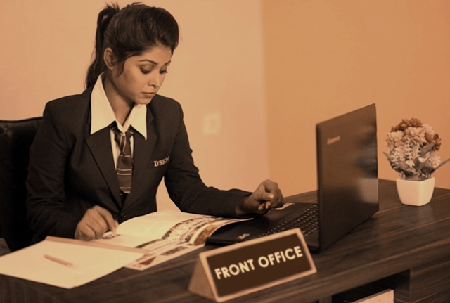 courses-and-career-of-a-front-desk-executive-in-india