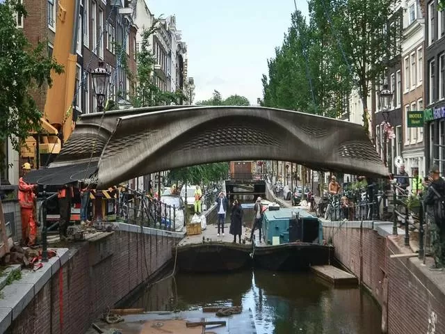 World’s first 3D bridge, Twitter/ImperialCollege