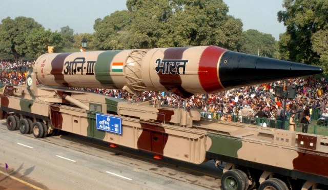 भारत सरकार के आवश्यक रक्षा सेवा विधेयक के बारे में यहां पढ़ें जरुरी विवरण