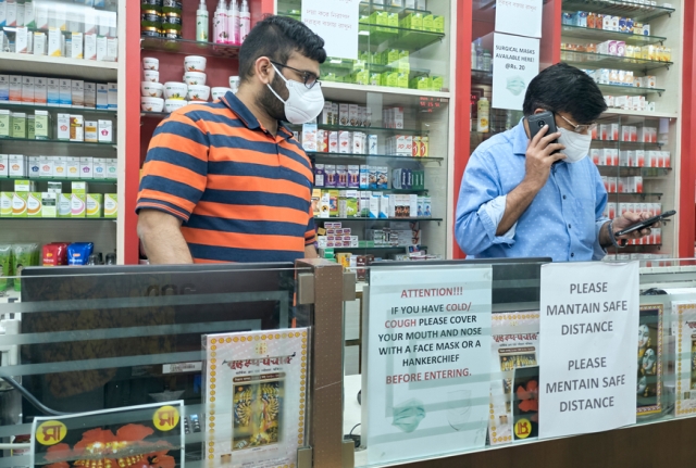 इंडियन स्टूडेंट्स के लिए फार्मेसी में है आकर्षक करियर्स और ग्रोथ स्कोप