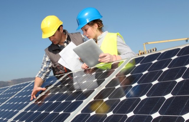 Career in Renewable Energy Engineering: A rewarding Career Option|Career