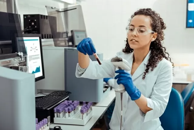 Career Scope and Job Profile of a Lab Technician 
