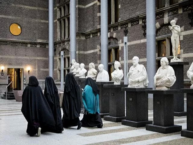 Switzerland votes to ban full face coverings in public places
