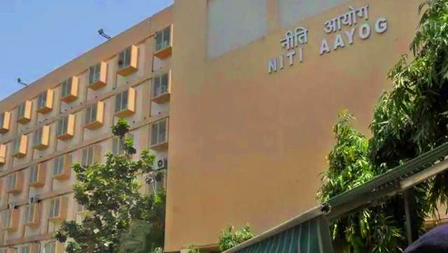 40 cr ‘missing middle’ have no health insurance: Niti Aayog report