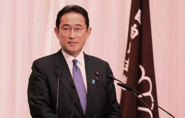Japan PM unveils 490bn dollar stimulus package