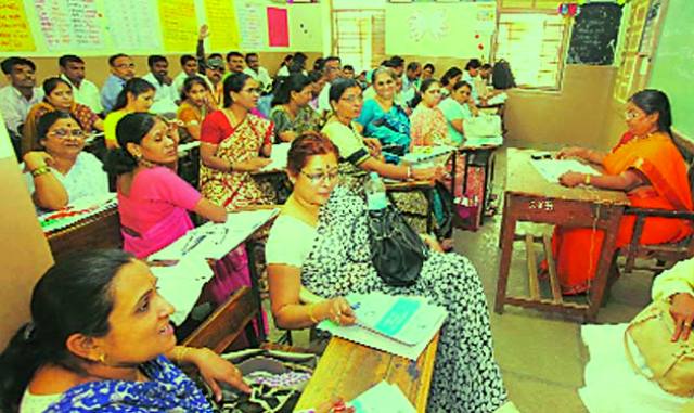 भारत में टीचर ट्रेनिंग है जरुरी, मिल सकते हैं जॉब के अनेक आकर्षक ऑफर्स