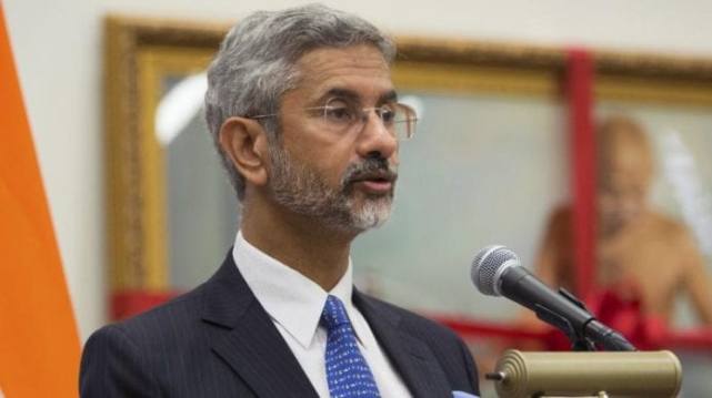 EAM jaishankar's visit to israel: विदेश मंत्री ने इजराइल में भारतीय सैनिकों की कब्र पर पुष्प चक्र अर्पित किया