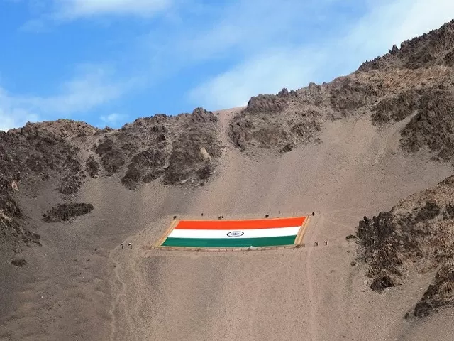 World's largest khadi national flag inaugurated in Leh