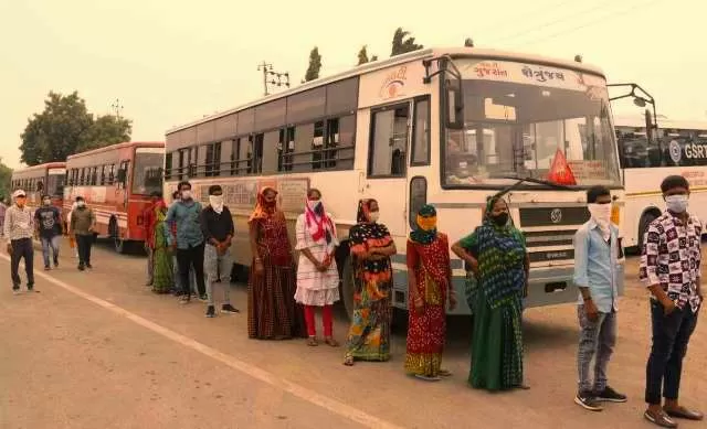 Ahmedabad bans unvaccinated citizens using public transport