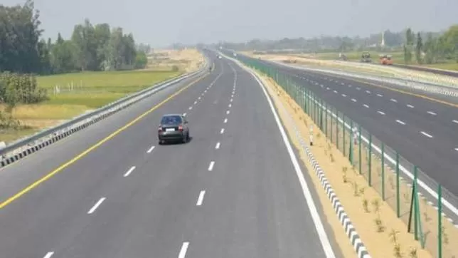 World’s longest expressway between Delhi and Mumbai 