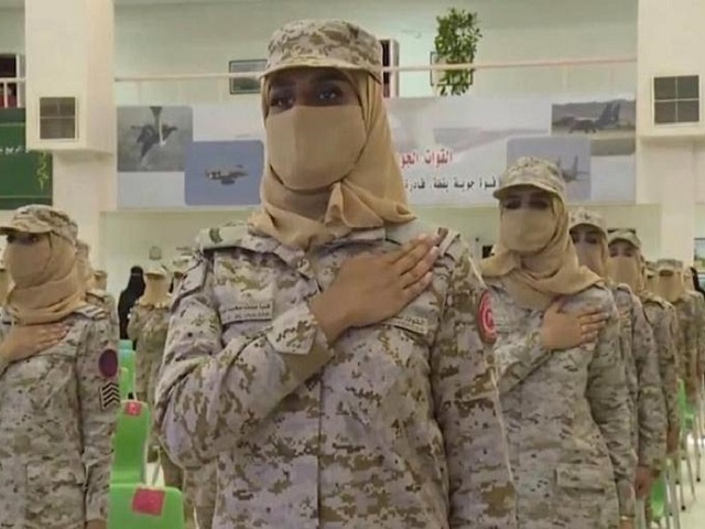 First-ever batch of women soldiers graduate in Saudi Arabia