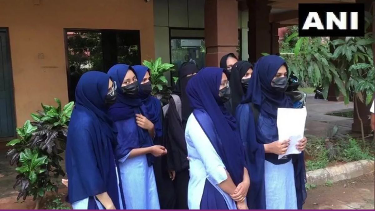 Karnataka Hijab Row: SC Notice To State Govt Over Plea Seeking Stay On ...