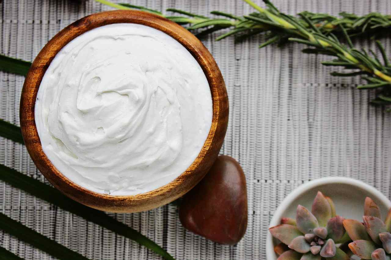 What Is The Difference Between Yogurt And Curd?/Greenstories