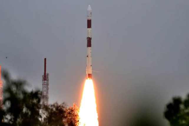 इसरो ने सफलतापूर्वक लॉन्च किया PSLV-C52, जानें कैसे काम करेगा यह उपग्रह