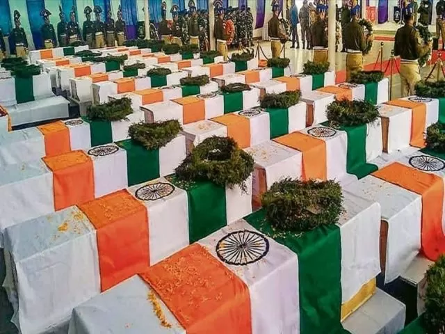 Pulwama Attack Day and Date: 40 CRPF Personnel Martyred in 2019 Pulwama  Terror Attack | Black Day