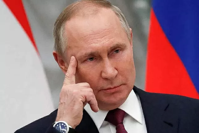 Putin recognises Ukrainian separatist regions as independent nations