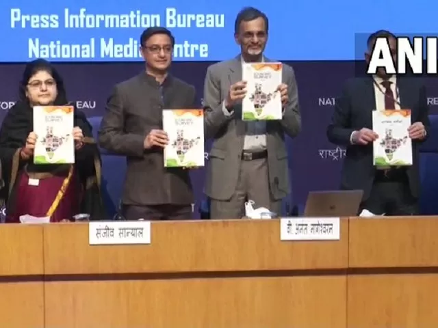 CEA Dr V Anantha Nageswaran presenting Economic Survey 2022