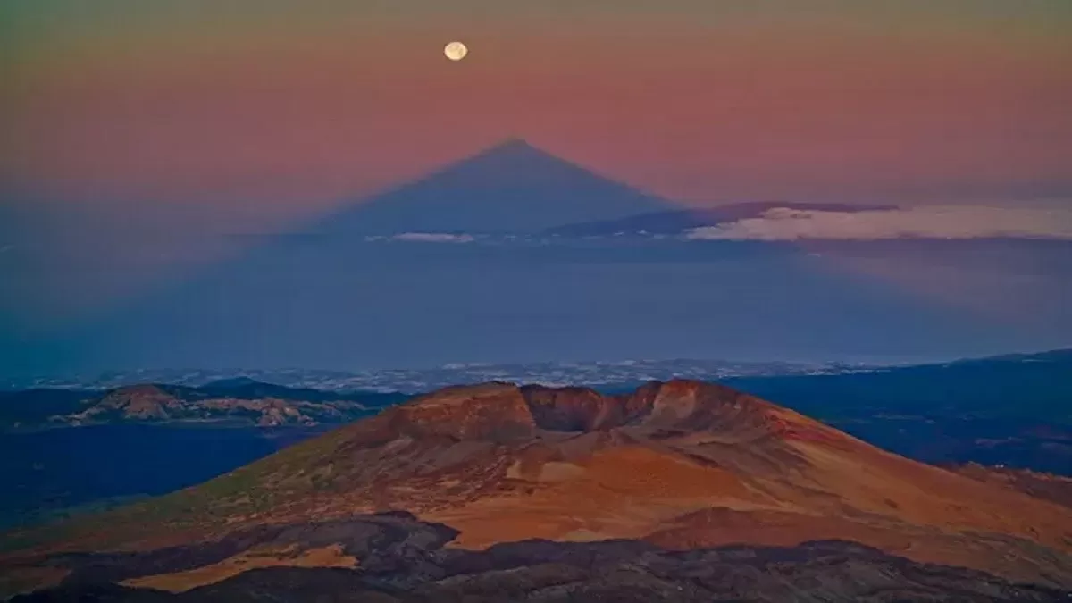 Optical Illusion: Volcanoes and illusions
