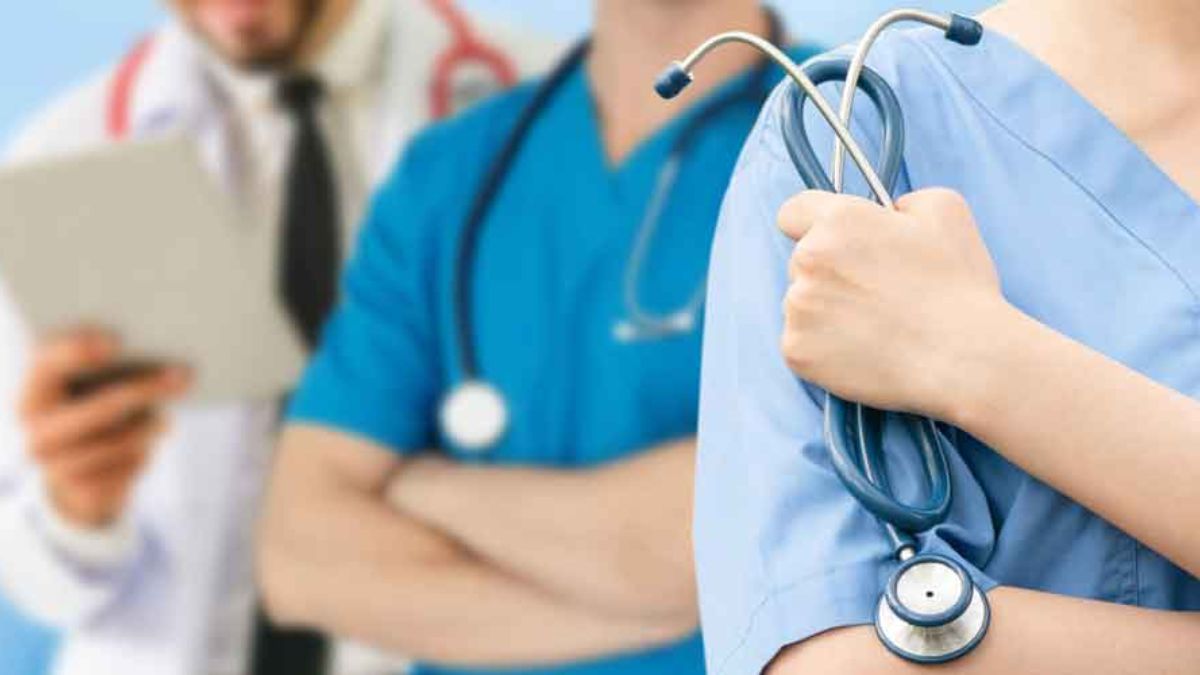 National Doctors Day 2022: क्या आपको पता है नेशनल डॉक्टर्स डे क्यों मनाया जाता है?