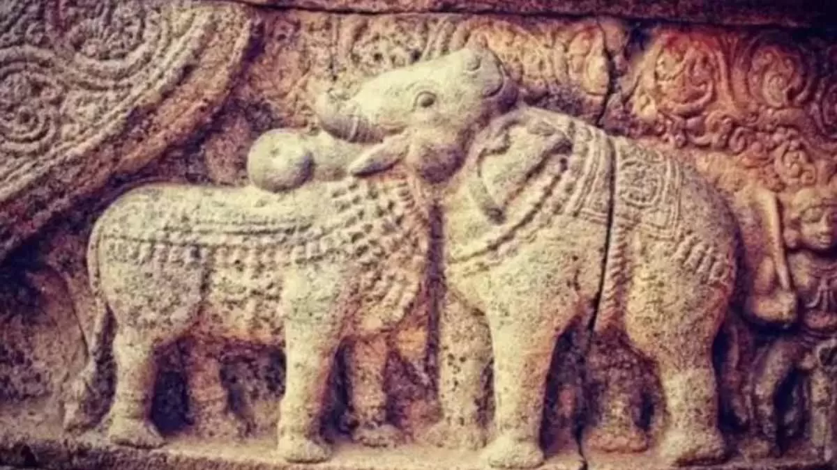 900-Year-Old Indian Temple Optical Illusion