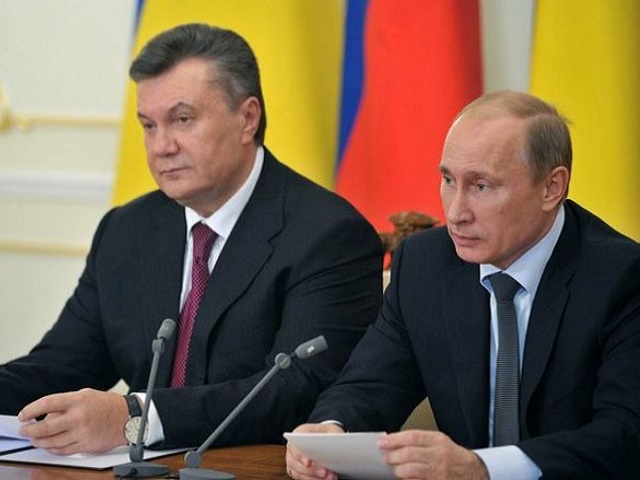 Viktor Yanukovych (Left) with Russian President Vladimir Putin