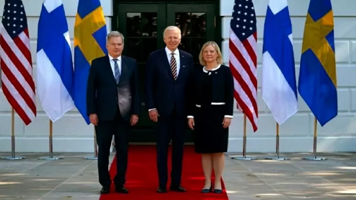  US President Joe Biden with Finnish President Sauli Niinisto and Swedish Prime Minister Magdalena Andersson