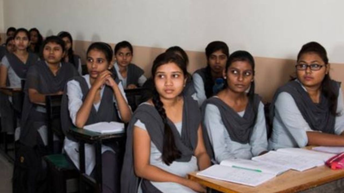 Punjab School Uniform Free Distribution New Image 